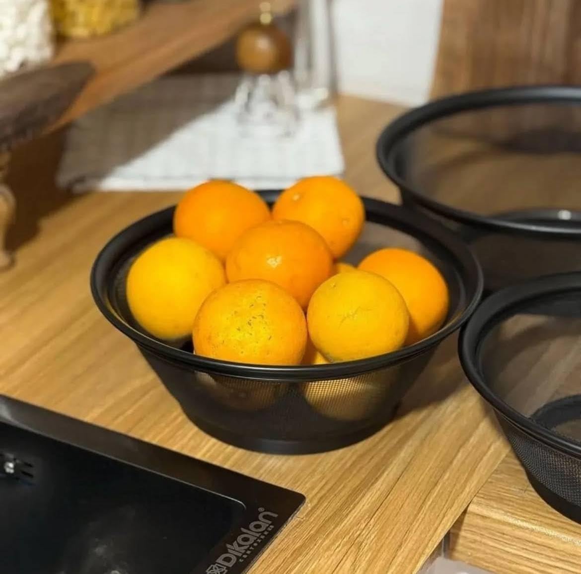 Colander, 22 cm Stainless Steel Wire Mesh Strainer Basket with Tall Rim, Heavy-Duty Kitchen Drainer for Washing and Rinsing Vegetables and Fruit - image 5